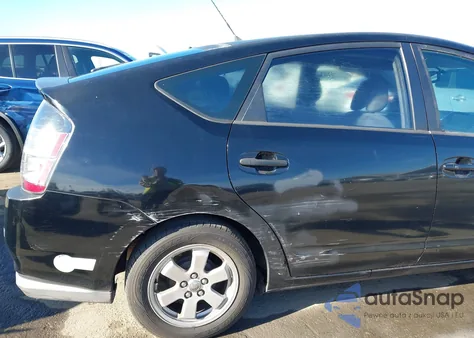 2005 Toyota Prius from USA, damaged, VIN JTDKB20U853077738